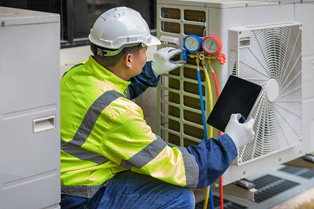Professional Hvac Installation technician working in Bunker Hill, OR